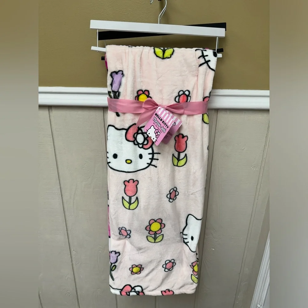 Hello Kitty Spring Blanket - Picture 1 of 1